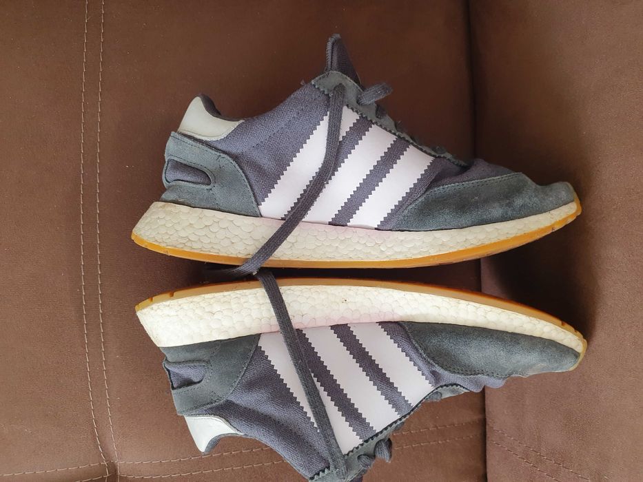 Adidas boost обувки