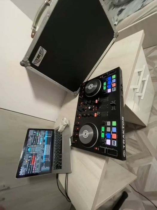 Traktor S2 MK2 + Case – PREȚ BUN, SE VINDE RAPID