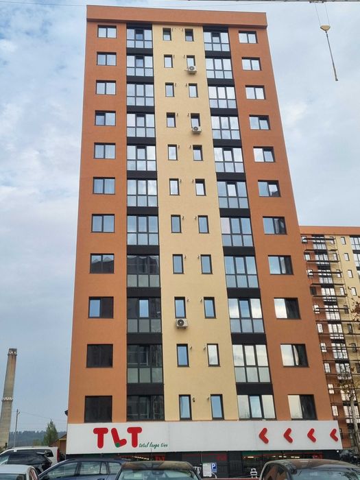Vand apartament 2 camere in cartierul Visoianu, in acelasi bloc cu supermaket-ul TLT