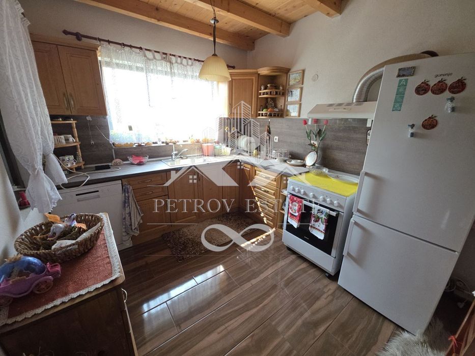 Къща в Пазарджик, област-гр.Велинград площ 165 цена 185999