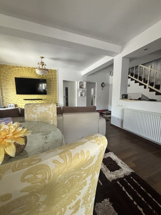 Proprietar | Vilă cu piscină, 4 camere, 3 băi, 255 mp utili | Comuna Berceni – Zona Mămina | 1.700 €/lună