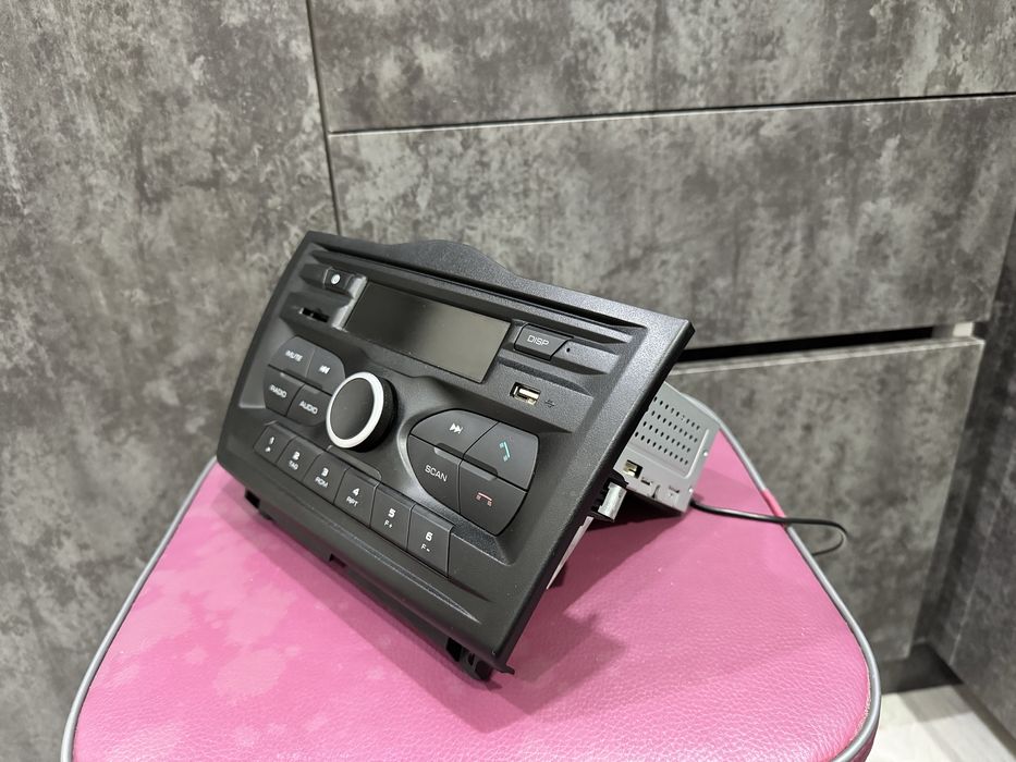 Штатная магнитола Granta Fl