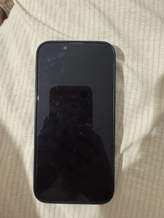 Продам iPhone 13