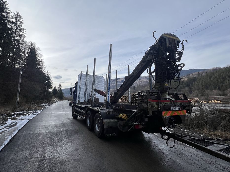 Volvo FH13 460 EEV transport forestier macara Loglift 96 lemn bustean