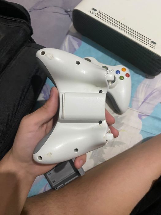 Продам xbox 360.