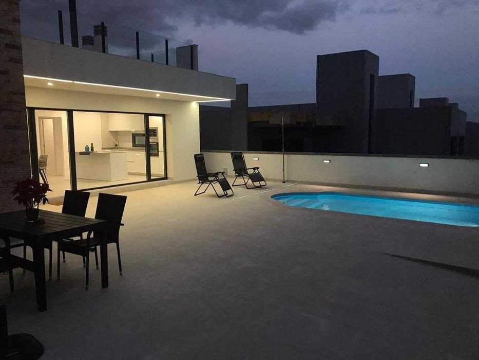 Casă de oraș nouă cu 2 dormitoare și piscină privată în Fuente Álamo