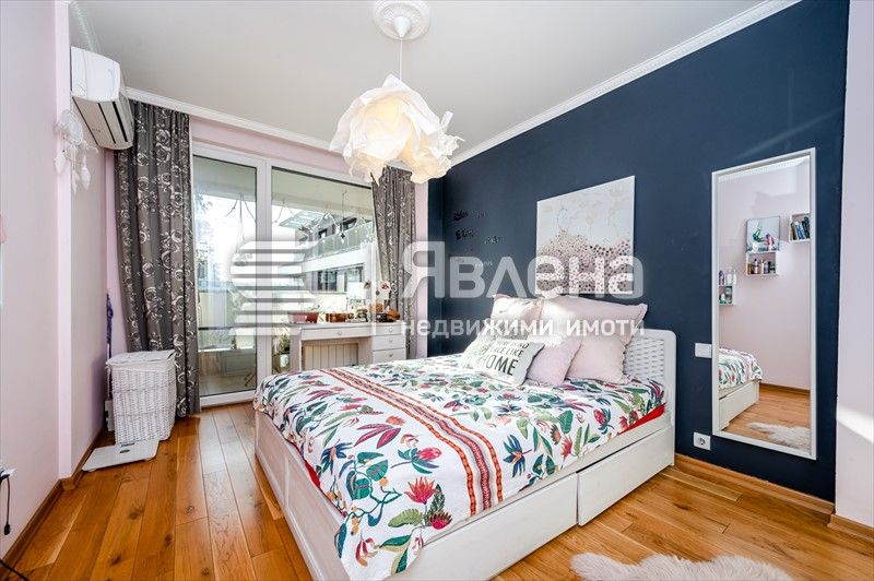 Продава се Тристаен апартамент в София, Младост 2 - 120 кв.м за 3292 €/кв.м - Снимка #9