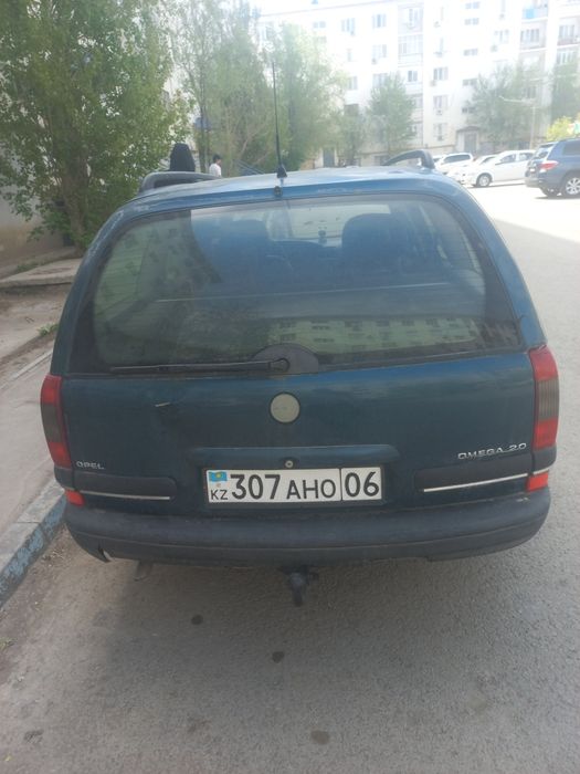 Продам машину опель омега