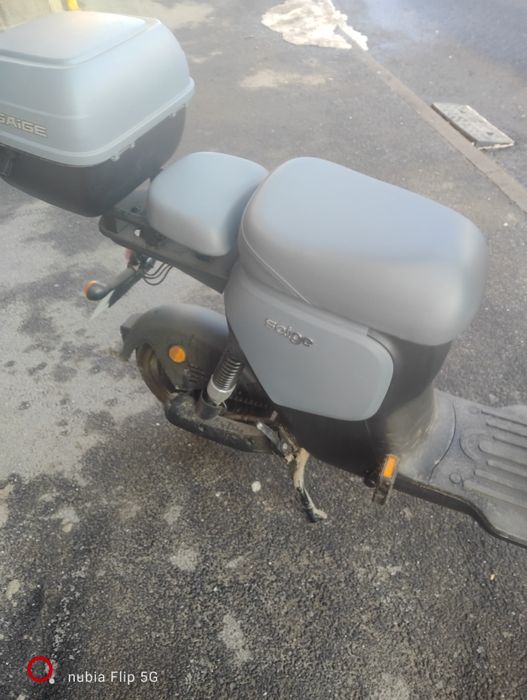 Scuter electric fara carnet