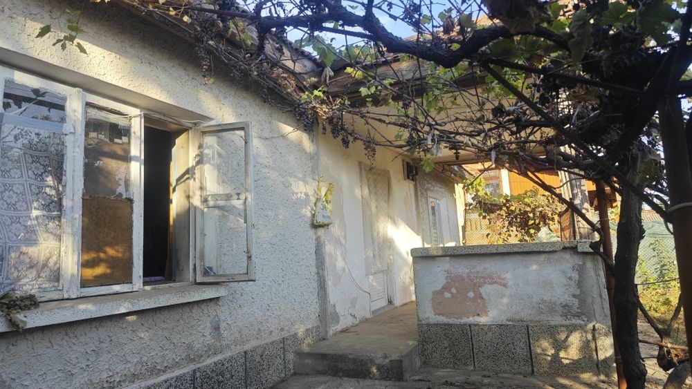 Къща с.Ветрен 1.612дка