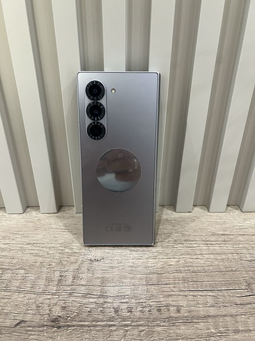 Samsung Z Fold 6