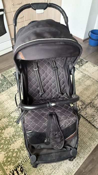 Срочно продам детскую коляску