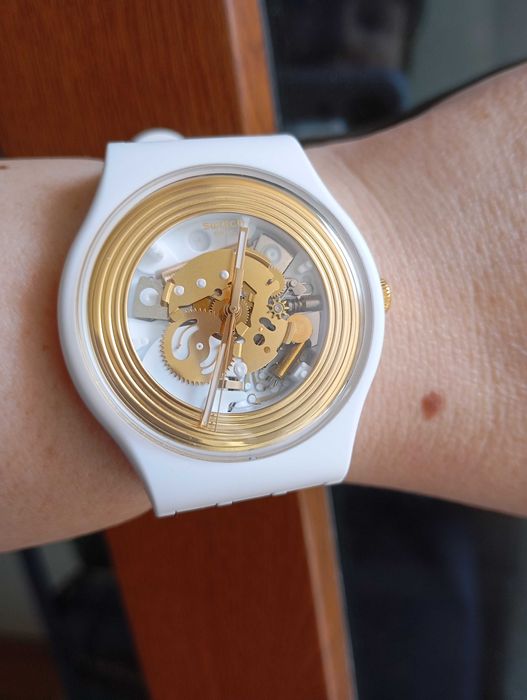Часовник дамски Swatch Golden Rings White. SO29W107.