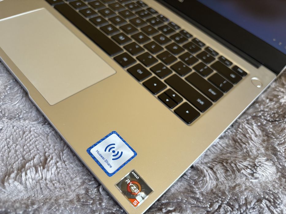 Laptop Huawei Matebook D14