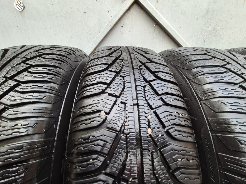 4бр зимни гуми унироял/ 215-70-16/ 2017г/ 6.8-7.2мм  грайфер/