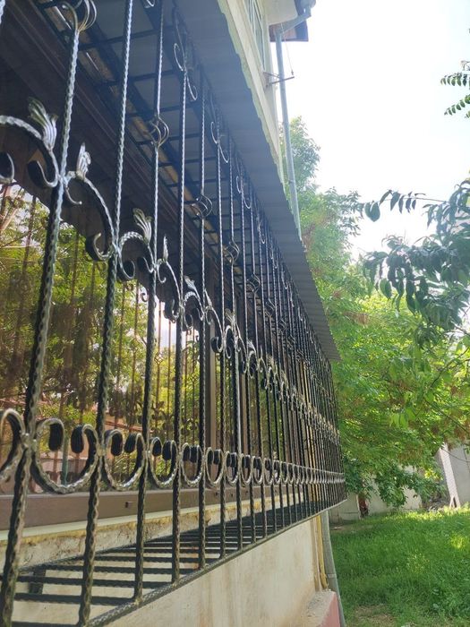 Решетки, перила, ворота, навесы из лексана, ограждения, жалюзи, панжар