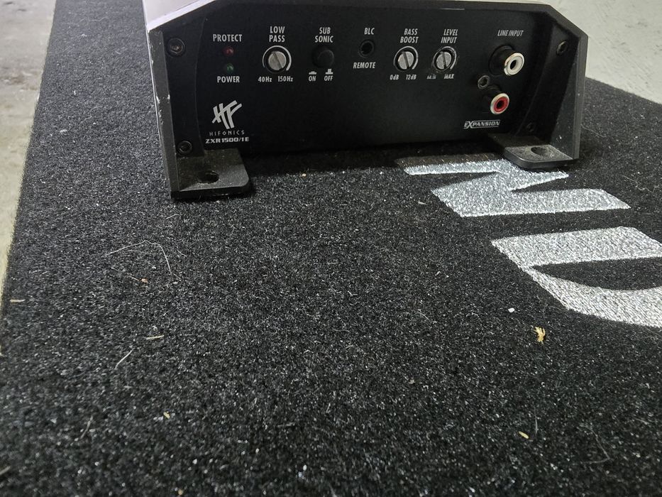 Vând subwoofer pasiv ground zero cu amplificator Hifonics