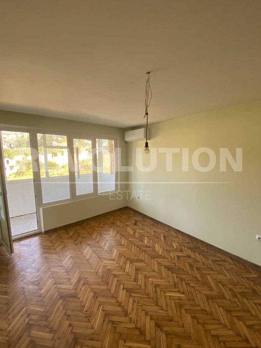 Продава се Многостаен апартамент в с. Левски, Област Варна - 96 кв.м за 1750 €/кв.м - Снимка #1