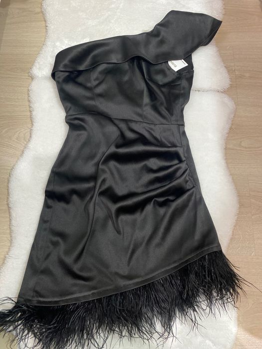 Rochie nouă cu eticheta