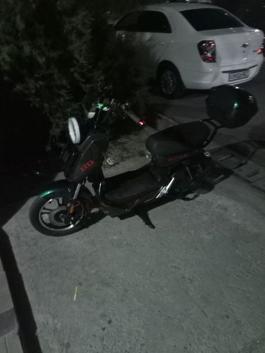 Продается электро скутер Новый