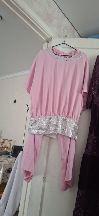 Два костюма и одно платье