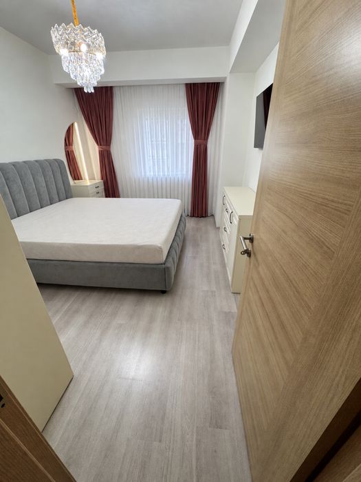 Proprietar vand apartament cu 2 camere decomandat, loc de parcare inclus