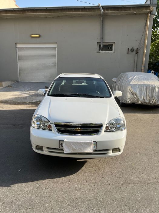 Продаю свою машину Шевроле ласетти