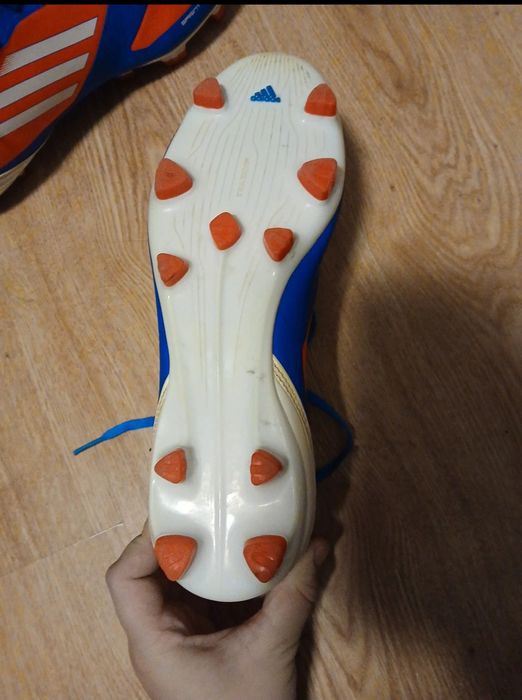 Ghete adidas fotbal