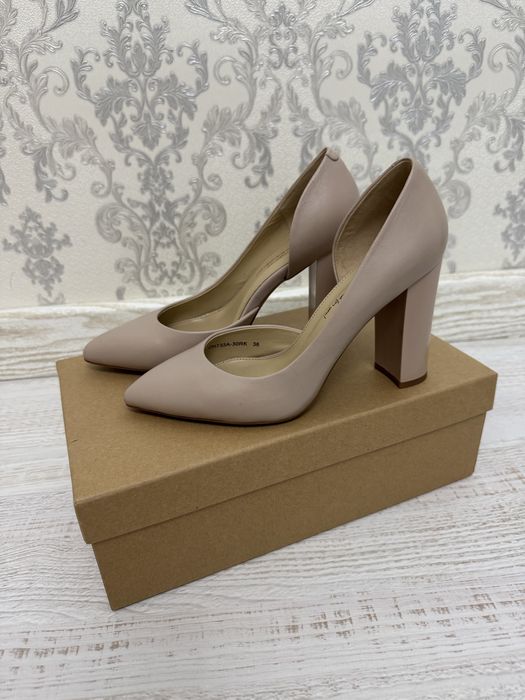 Элегантные туфли на каблуке