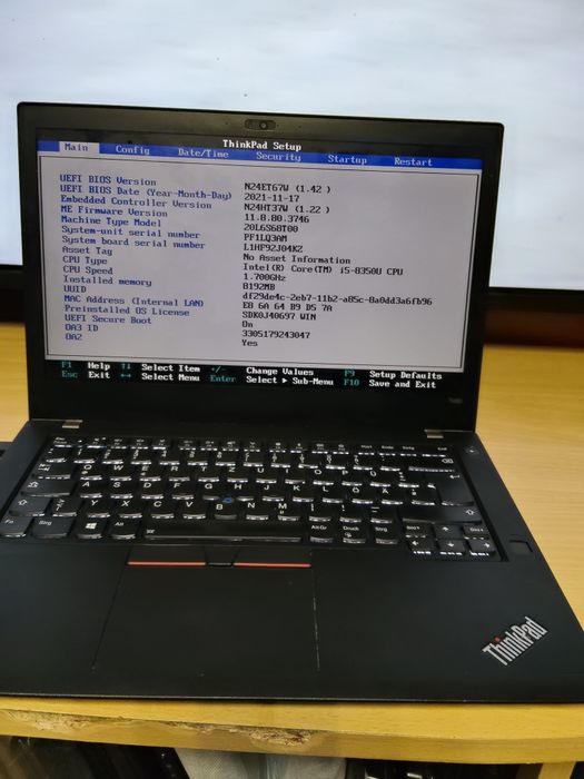 Lenovo T480 i5-8350u fără RAM,ssd ,baterii și chargere
