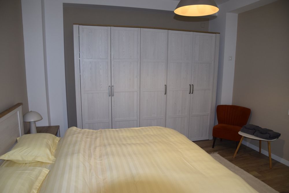 Inchiriez casa în Parcul Regina Maria