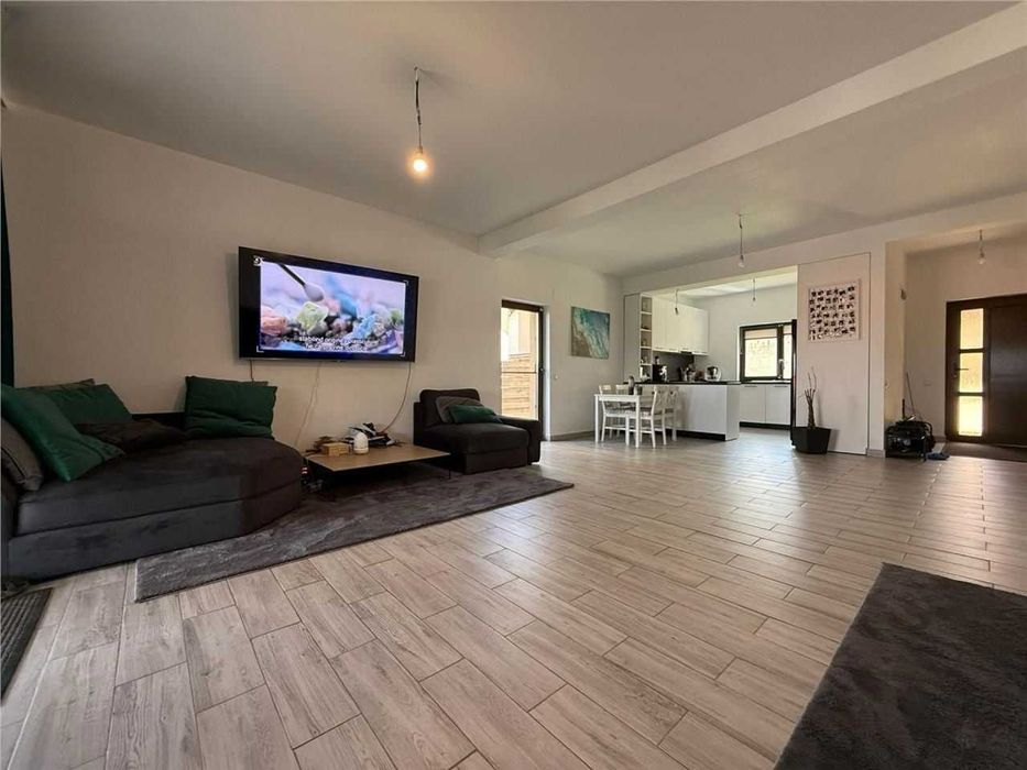 Casă 4 camere | Beci+P+E+M | Dezmir, str. Clоșca | 215.000 EUR | Clasa energetică B - Vedere 2