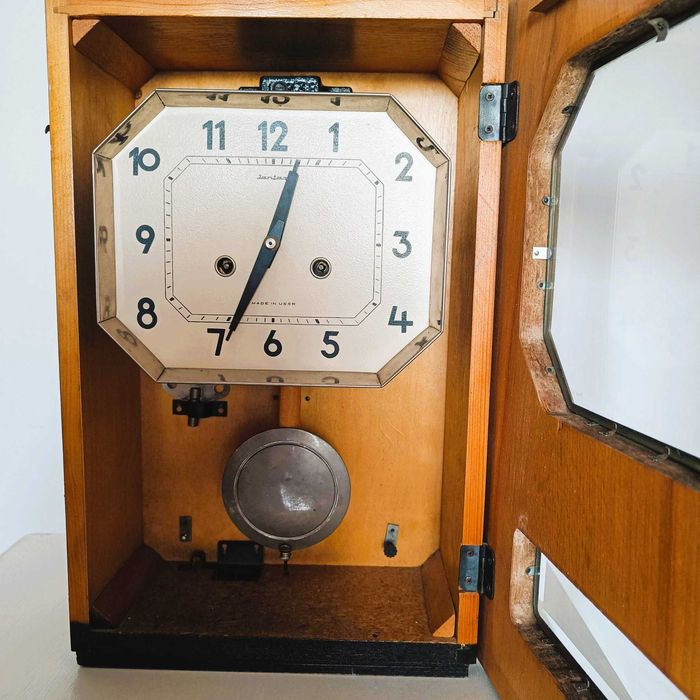 Ceas/pendula Jantar (URSS), Mecanic, Carcasă Lemn, Stare Foarte Buna
