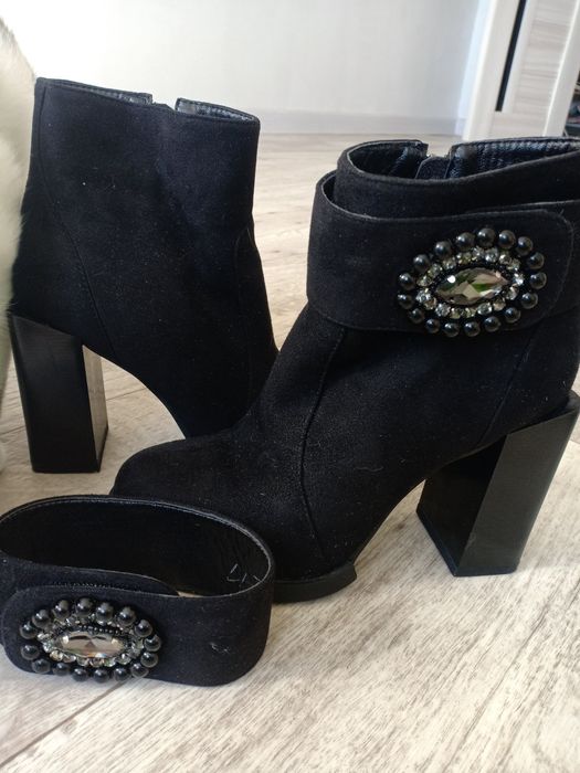 Ботильоны удобные на стойком коблуке