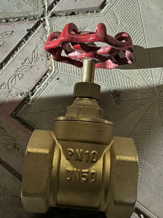 Клапан сальниковый новый