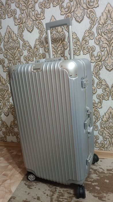 Продам чемодан б/у