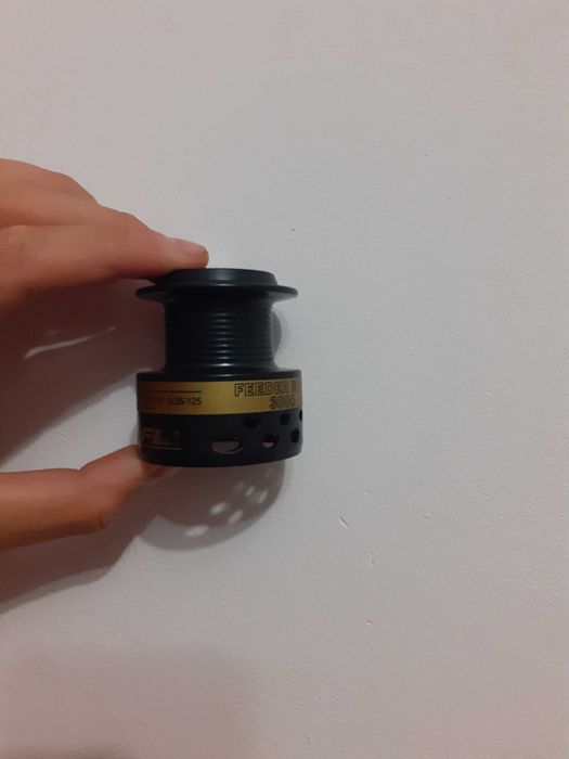 Продавам спининг въдица Fl с макара Feeder Wind 30000 С акция 15-45.