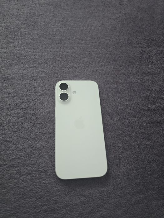 Vand/Schimb Iphone 17 Nou/256gb