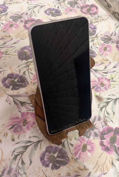 Продам Самсунг S24