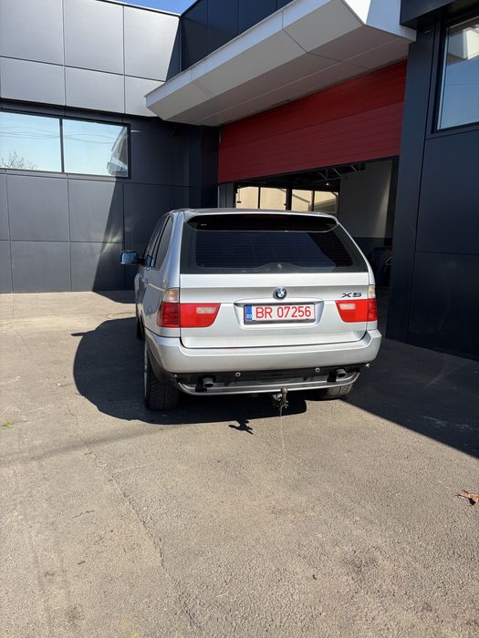 Bmw x5 pentru mai multe detali sunti la nr 0742334014