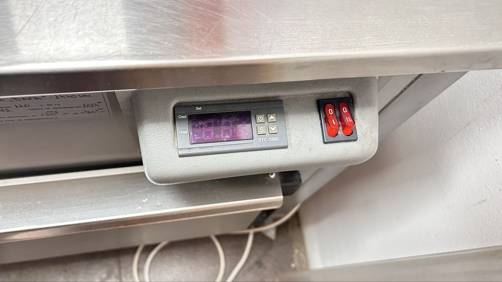 Витрина за топла храна.