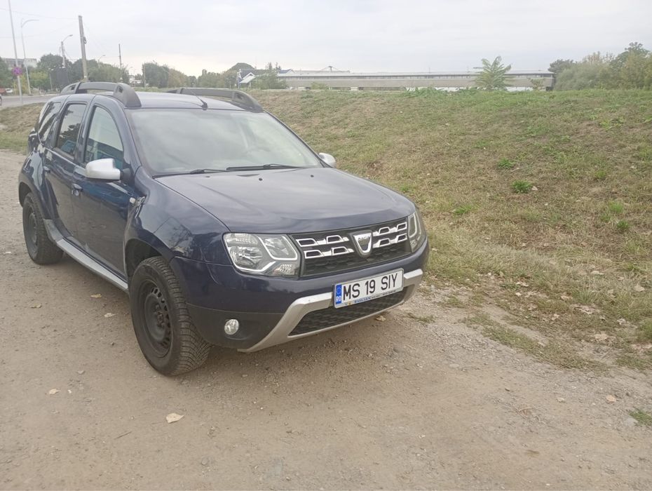 Vând Dacia Duster
