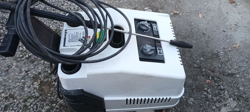 Jet cu apa calda în stare de funcționare