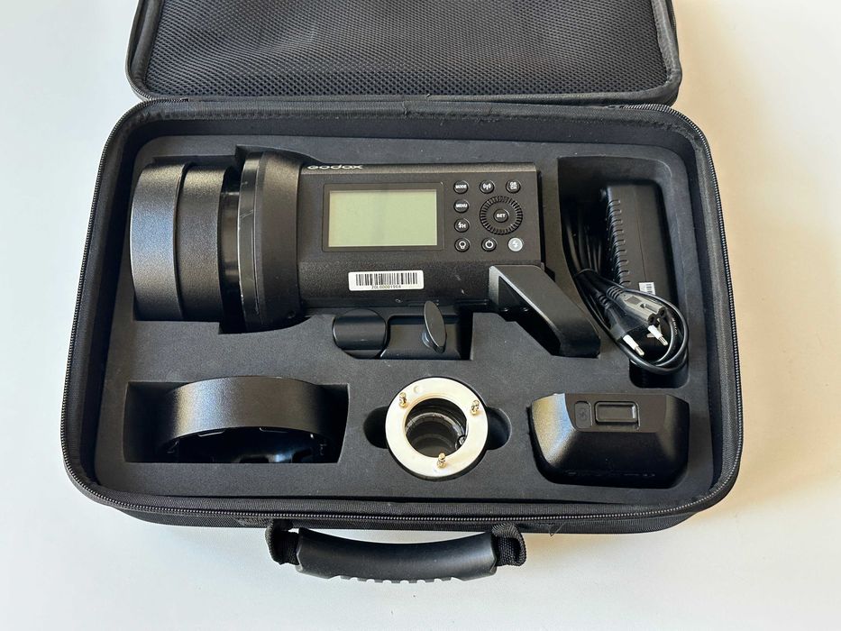 Godox AD400 Pro светкавица