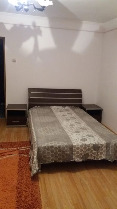 Închiriez Garsoniera