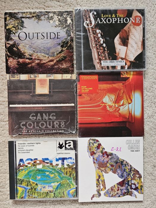 Оригинални компакт дискове от лична колекция