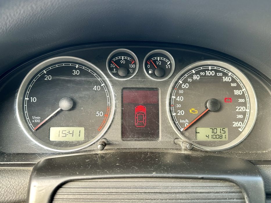Vand Passat B5 ușor avariat