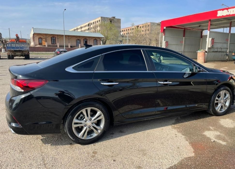 ХЮНДАЙ саната  сатылады