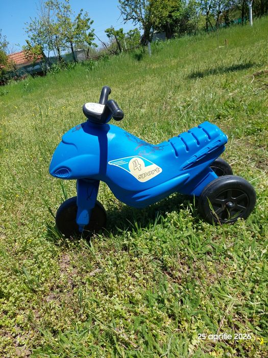 tricicleta  copii  fara  pedale 2-3 ani