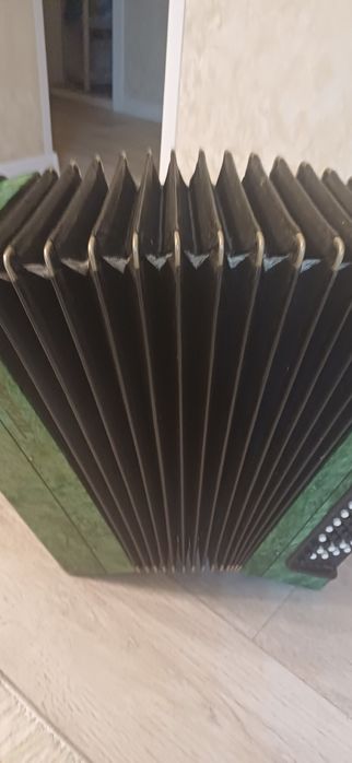 Продается баян трехрядный